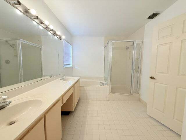 property at 2645 Country Golf Dr