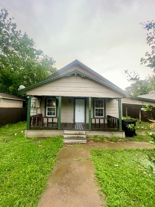 6008 Trinity St in Greenville, TX - Building Photo