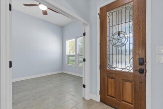 127 Medlar Dr in Cedar Creek, TX - Building Photo - Building Photo