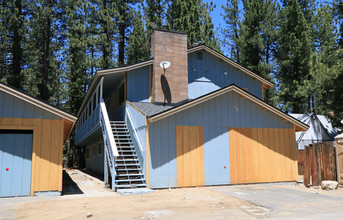 2561 Osborne Ave in South Lake Tahoe, CA - Building Photo - Building Photo