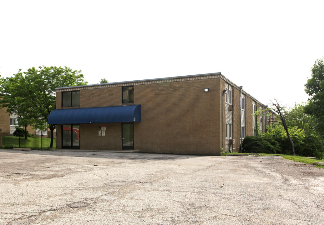 Riverwest Apartments in Joliet, IL - Foto de edificio