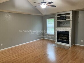 509 E Pinion St in Rogers, AR - Building Photo - Building Photo