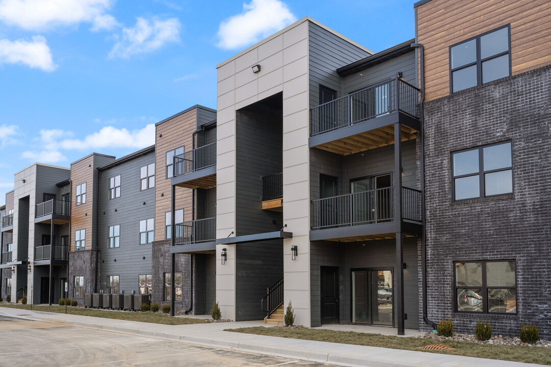 Thompson Square Apartments in Jeffersonville, IN - Building Photo