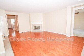 13659 Swift Run St in Moorpark, CA - Building Photo - Building Photo