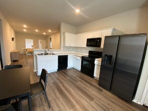 5412 Mariposa Grv Dr in Jonesboro, AR - Building Photo - Building Photo