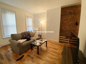 2 Curtis St, Unit 23 cortes unit 6 in Boston, MA - Building Photo