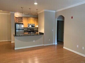 2746 Mcknight Crossing Ct in St. Louis, MO - Building Photo - Building Photo