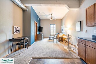 200 Seneca St, Unit 222 in Leavenworth, KS - Building Photo - Building Photo