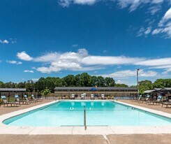 BC - Broadbay Crossings in Winston-Salem, NC - Building Photo