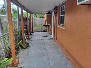 3708 SW 58th Ave in West Park, FL - Building Photo - Building Photo