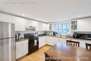 24 Watson St in Cambridge, MA - Building Photo