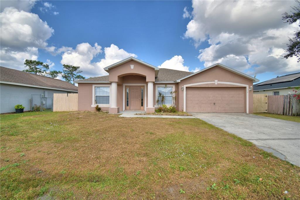 116 Briarcliff Dr in Kissimmee, FL - Building Photo
