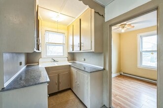 13 Ward St in Norwich, CT - Building Photo - Building Photo