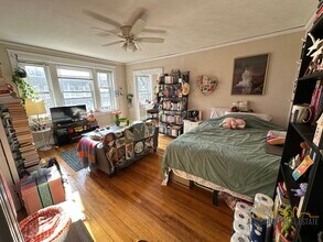 1665 Commonwealth Ave, Unit JULY STUDIO in Boston, MA - Building Photo - Building Photo