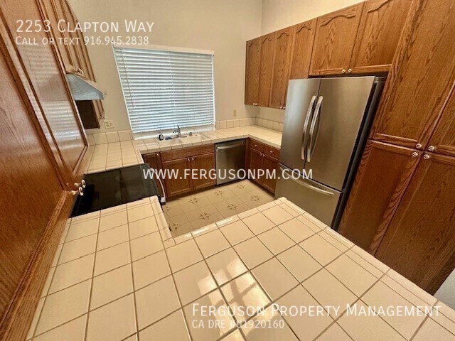 2253 Clapton Way in Folsom, CA - Building Photo - Building Photo