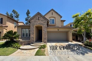2566 Pearblossom St in Fullerton, CA - Building Photo