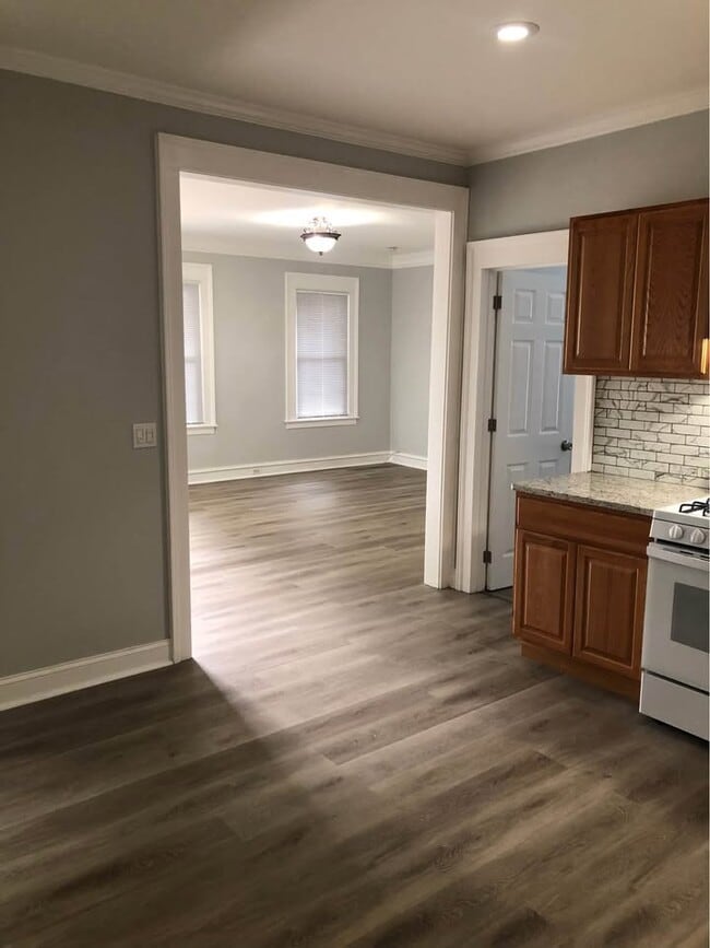 145 Greenwich Ave, Unit 1 in New Haven, CT - Building Photo - Building Photo