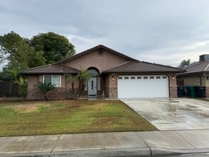 478 Molly Ct in Shafter, CA - Building Photo - Building Photo