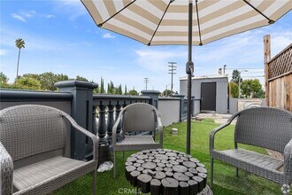 6000 Woodman Ave, Unit A1 in Los Angeles, CA - Foto de edificio - Building Photo