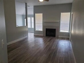 107 Meadowside Dr in Hutto, TX - Building Photo - Building Photo