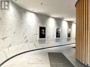 120 Varna Dr in Toronto, ON - Building Photo - Building Photo