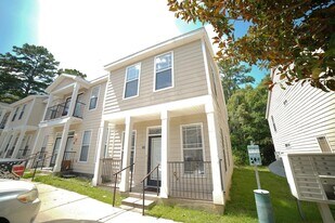 2400 Fred Smith Rd in Tallahassee, FL - Building Photo