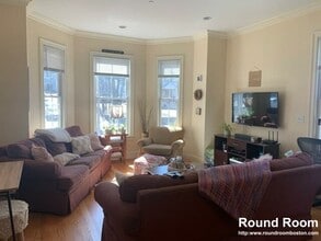 7 Sparhawk St, Unit 11 in Boston, MA - Foto de edificio - Building Photo