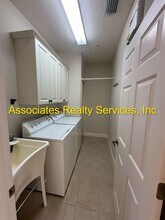 8763 SW 27th Ln in Gainesville, FL - Building Photo - Building Photo