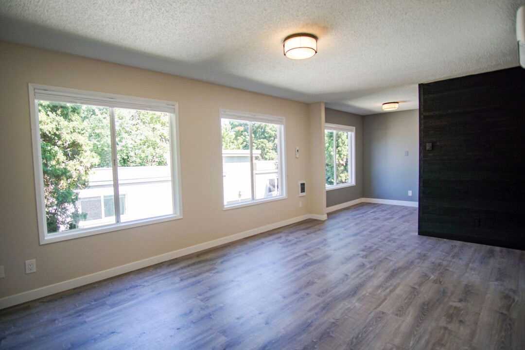 4149 SE 37th Ave in Portland, OR - Building Photo
