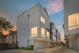 5712 Winsome Ln in Houston, TX - Building Photo