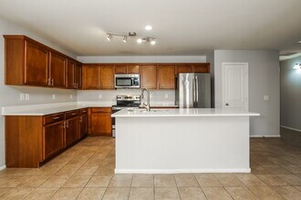 8822 W Pioneer St in Tolleson, AZ - Foto de edificio - Building Photo