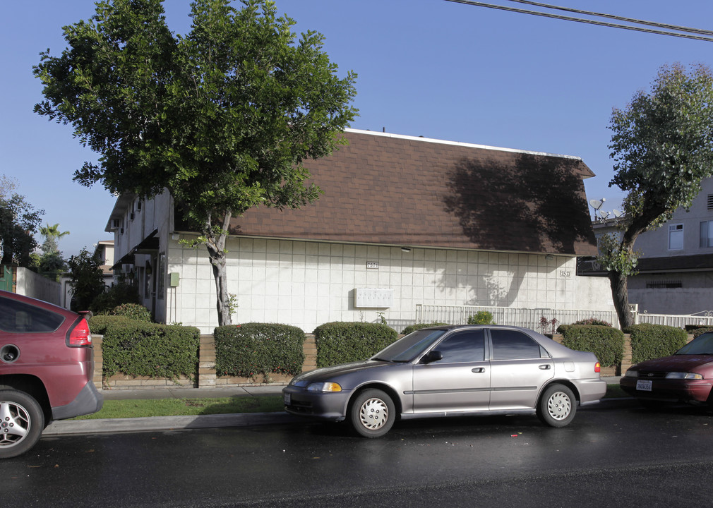 7571 10th St in Buena Park, CA - Foto de edificio