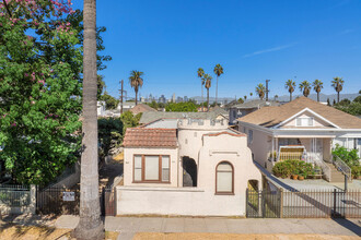 1321 E 48th St in Los Angeles, CA - Building Photo - Building Photo