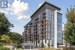 25 Neighbourhood Ln. in Toronto, ON - Building Photo