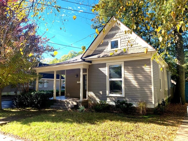 property at 913 Philadelphia St