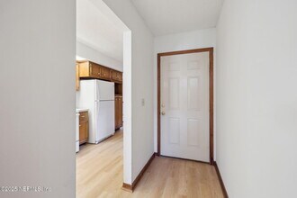 1138 Fromage Cir W in Jacksonville, FL - Building Photo - Building Photo