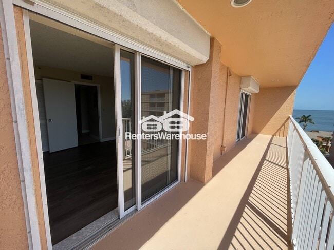 7430 Sunshine Skyway Ln S in St. Petersburg, FL - Building Photo - Building Photo