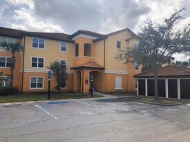 5471 Vineland Rd in Orlando, FL - Building Photo