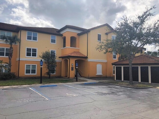property at 5471 Vineland Rd