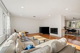 66 Roosevelt Rd in Newton, MA - Building Photo - Building Photo