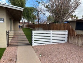 726 W Pepper Pl in Mesa, AZ - Building Photo