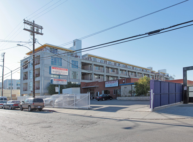 Element in Marina Del Rey, CA - Foto de edificio - Building Photo