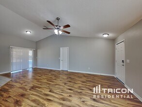 7 Birchtree Way in Palm Coast, FL - Building Photo - Building Photo