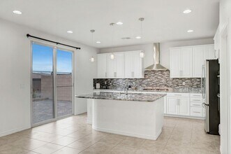 9985 Bleeding Heart Ave in Las Vegas, NV - Building Photo - Building Photo