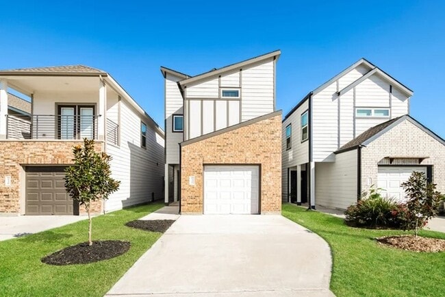 property at 15322 Estrella Rd W