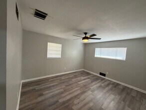 2405 33rd St in Lubbock, TX - Foto de edificio - Building Photo