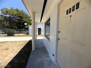 5194 Atlanta Ave in Ft. Myers, FL - Building Photo - Building Photo