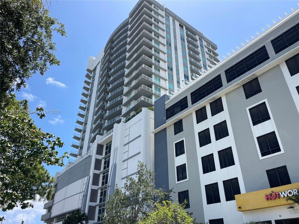 315 NE 3rd Ave in Fort Lauderdale, FL - Building Photo