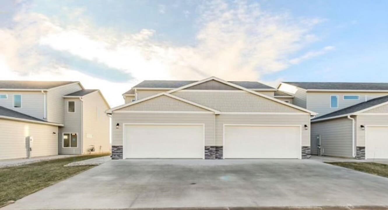 8154 E Tencate Pl in Sioux Falls, SD - Building Photo