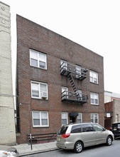 1616 Bergenline Ave in Union City, NJ - Building Photo - Building Photo